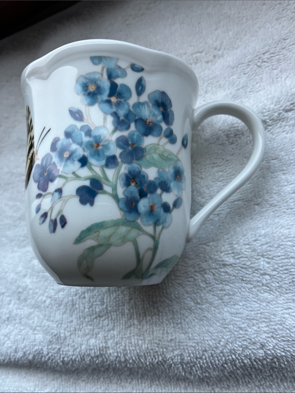 Lenox Butterfly Meadow Floral Blue Hydrangea Casual China Mug
